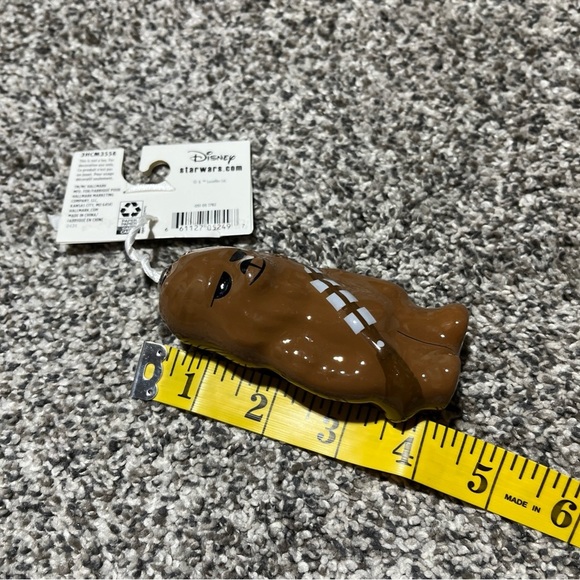 Hallmark Itty Bittys Star Wars Chewbacca Disney 4-1/4" tall Ornament - Picture 5 of 5